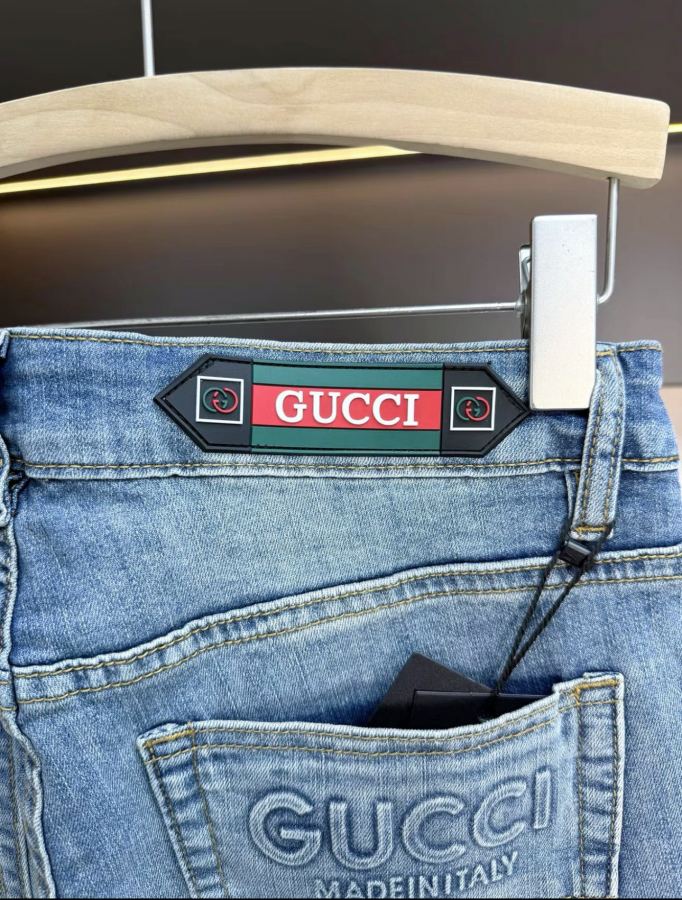 Gucci men stretch slim straight leg jeans, light color, frayed design, patch embroidery — Premium Replica — photo 5