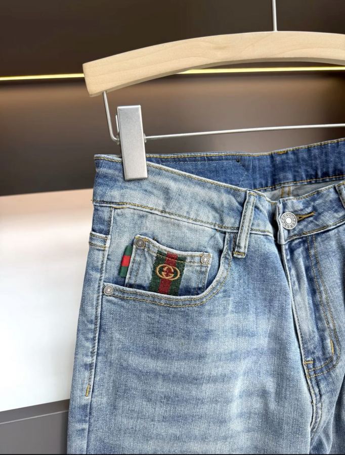 Gucci men stretch slim straight leg jeans, light color, frayed design, patch embroidery — Premium Replica — photo 7