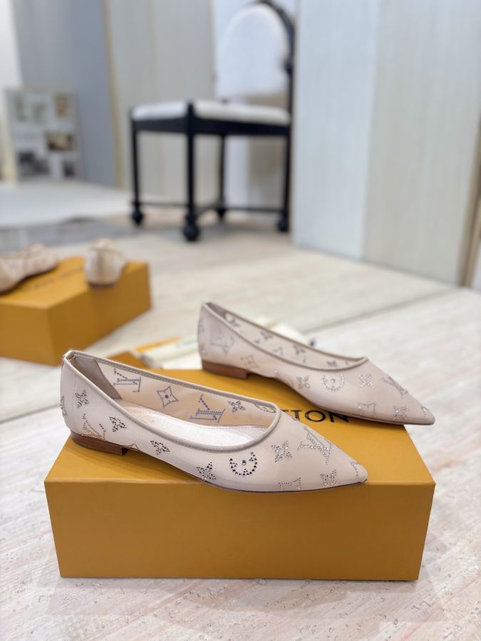 LV women's shoes Ex-factory price: — 1:1 Replica For Sale