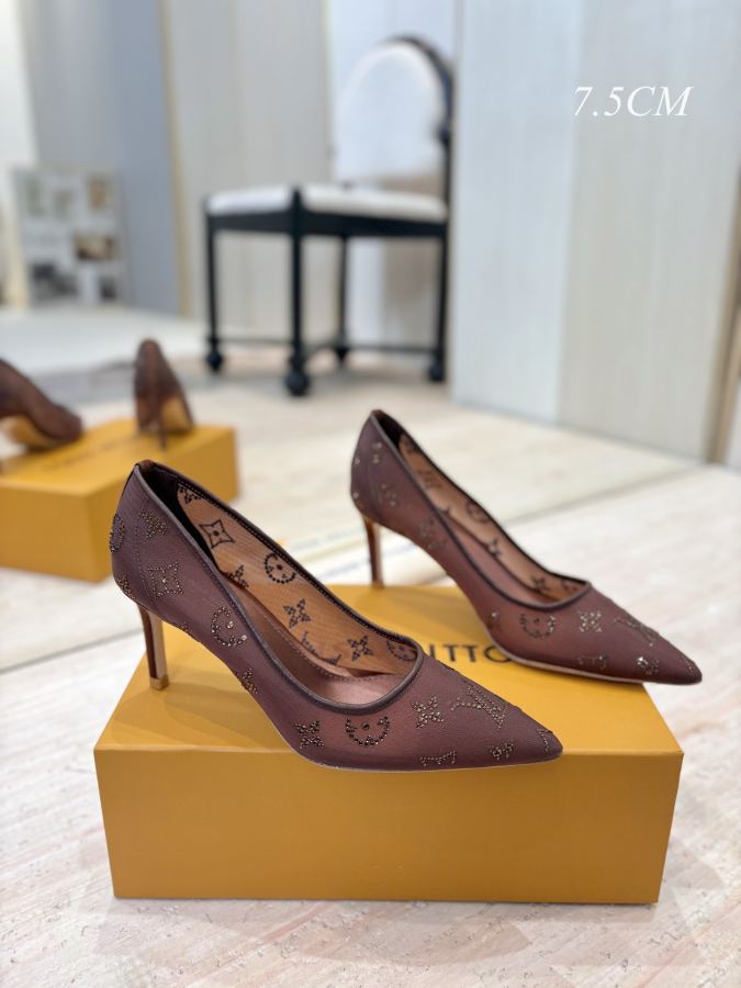 LV women's shoes Ex-factory price: — 1:1 Replica For Sale