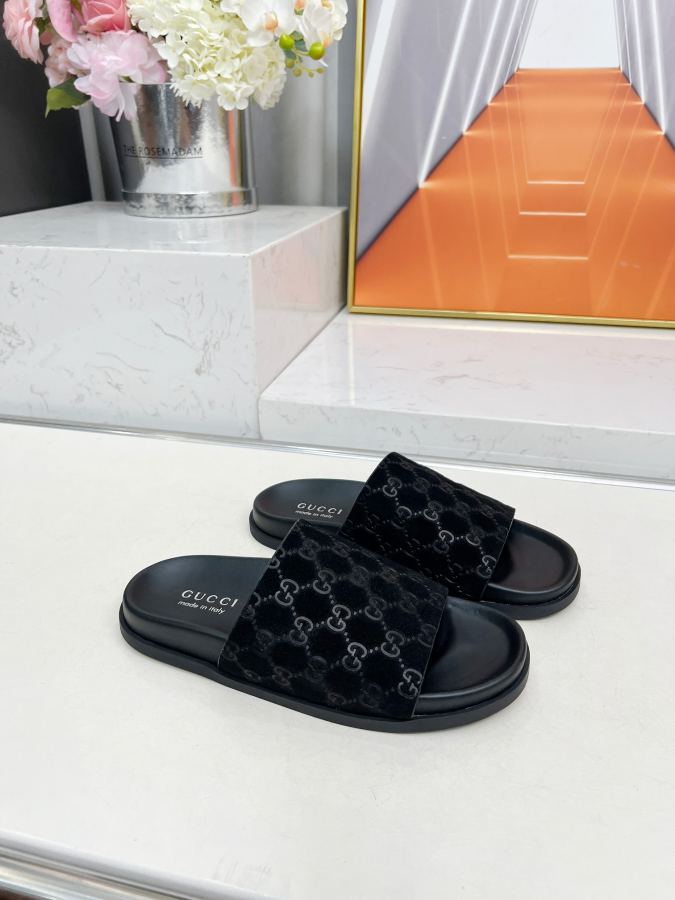 Gucci women's shoes GUCCI 2025 New GG — 1:1 Replica — photo 2