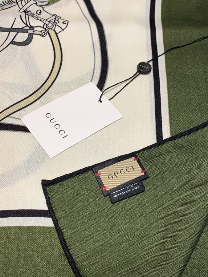 sciarpa gucci 140 scialle in velluto double face — photo 4