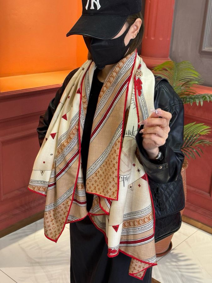 LV scarf Lv140cm U and Away Series Louis Vuitton Monogram Louis Vuitton 140 X140cm 70% 30% — Premium Replica — photo 2