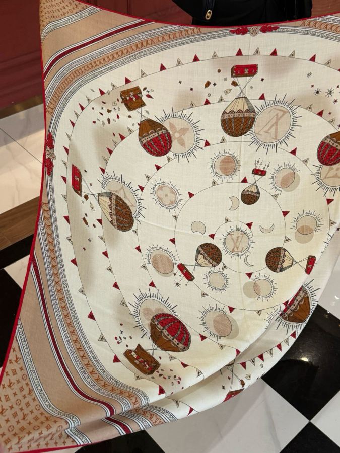 LV scarf Lv140cm U and Away Series Louis Vuitton Monogram Louis Vuitton 140 X140cm 70% 30% — Premium Replica — photo 8