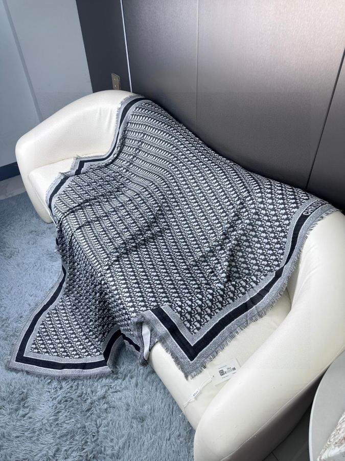 Dior scarf Dior shawl Classic lettering with the gorgeous texture of silk and wool blend, it goes — AAA Quality Replica — photo 4
