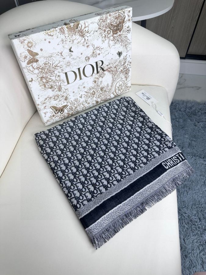 Dior scarf Dior shawl Classic lettering with the gorgeous texture of silk and wool blend, it goes — AAA Quality Replica — photo 3