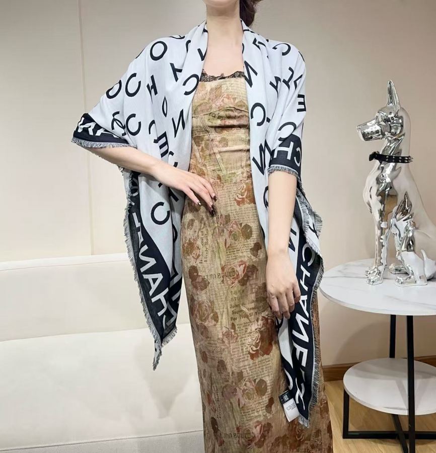 Chanel scarf 𝐂HANEL 2025 New Arrival 58% 24% 18% 140x140cm — 1:1 Replica For Sale — photo 2