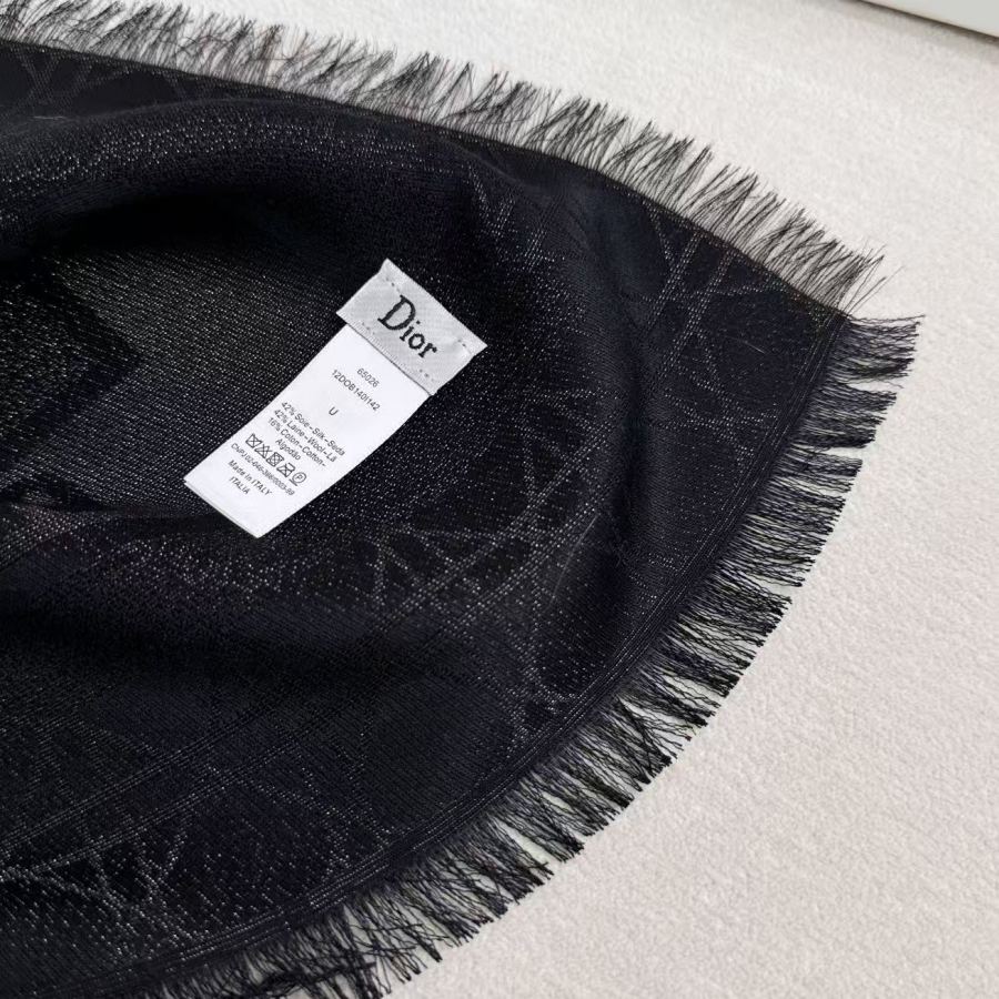 Dior-Brille Schal aus Goldfäden mit Cannage-Muster, Maulbeerseidenmischung aus Wolle und Kaschmir, 140 cm x 140 cm — photo 8
