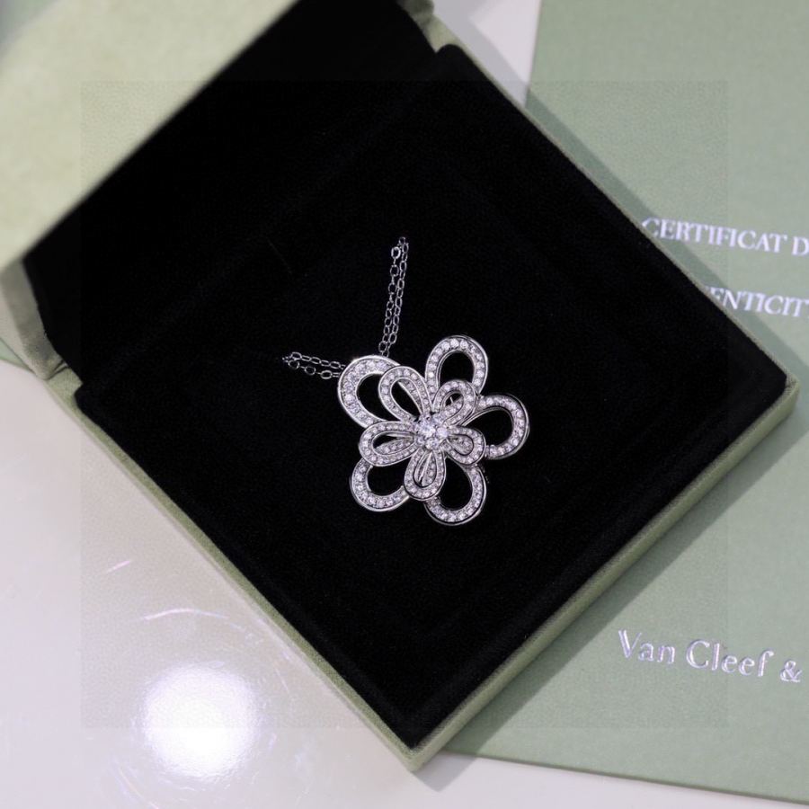 Van Cleef & Arpels Gioielli 8 Vca Flowerlace Scheletro — photo 9