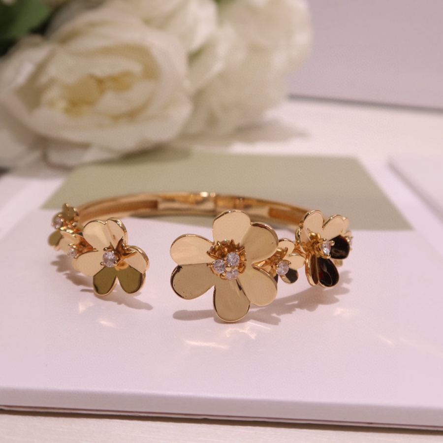 Van Cleef & Arpels Jewelry 0 Van Cleef & Arpels vca Frivole Series ZP — 1:1 Replica For Sale