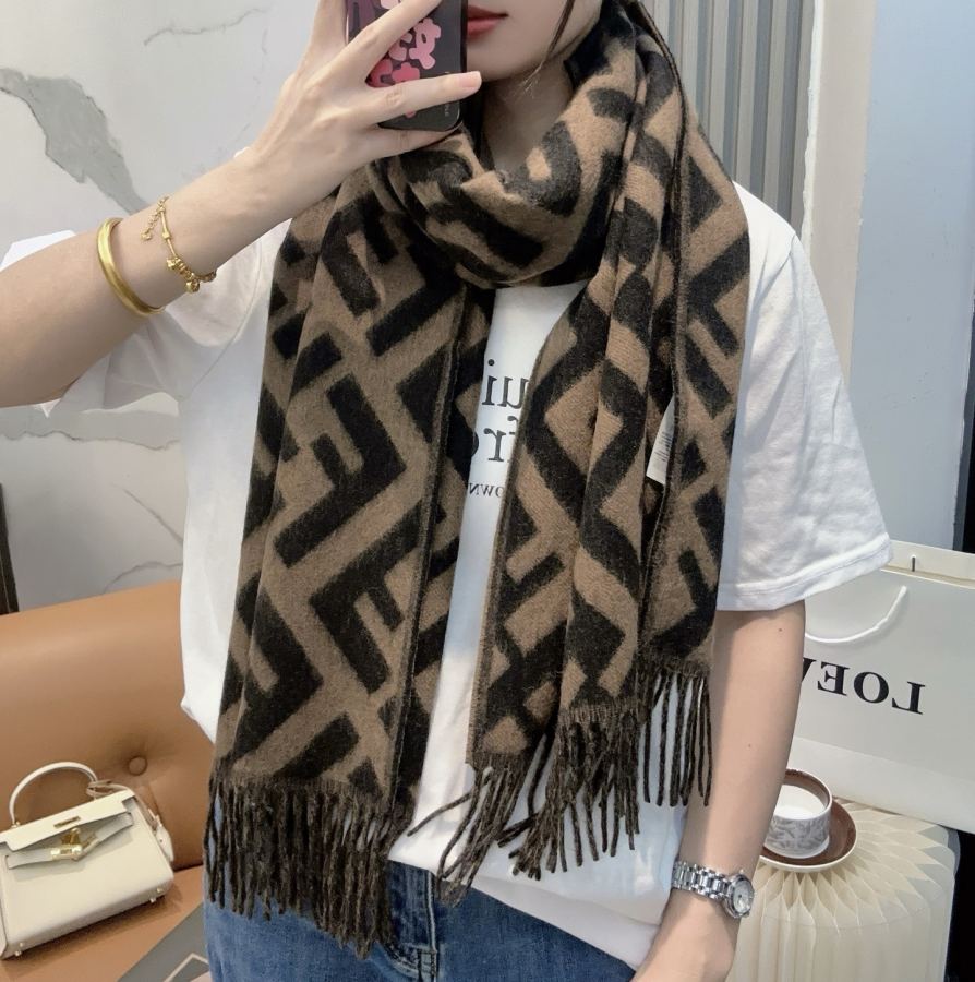 Fendi scarf VS Fendi FF Up:100% 45 170cm — 1:1 Replica