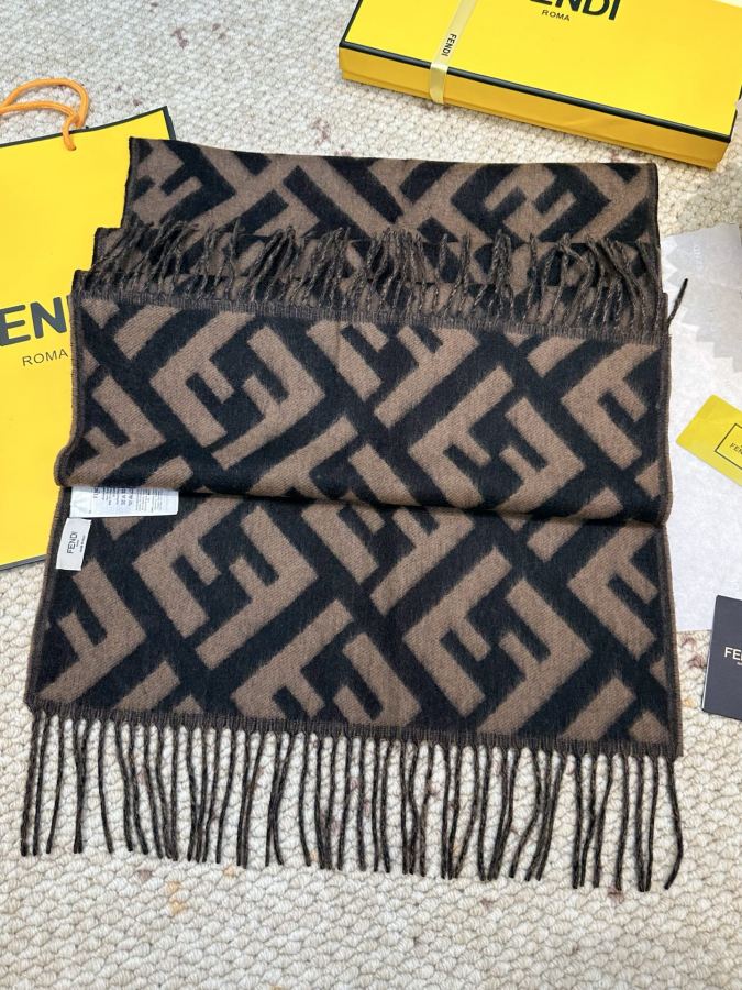 Fendi scarf VS Fendi FF Up:100% 45 170cm — 1:1 Replica — photo 7