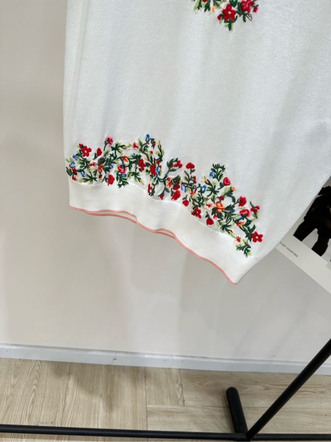 Dior Women [D floral heart embroidered knitted short-sleeved top] — 1:1 Replica For Sale — photo 5