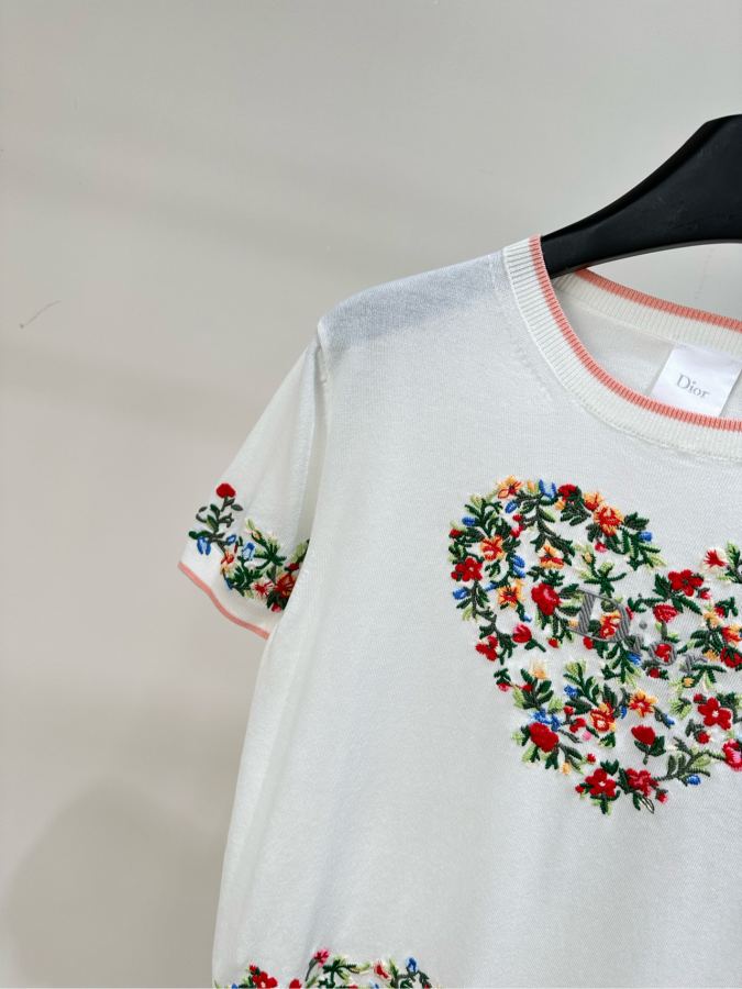 Dior Women [D floral heart embroidered knitted short-sleeved top] — 1:1 Replica For Sale — photo 3