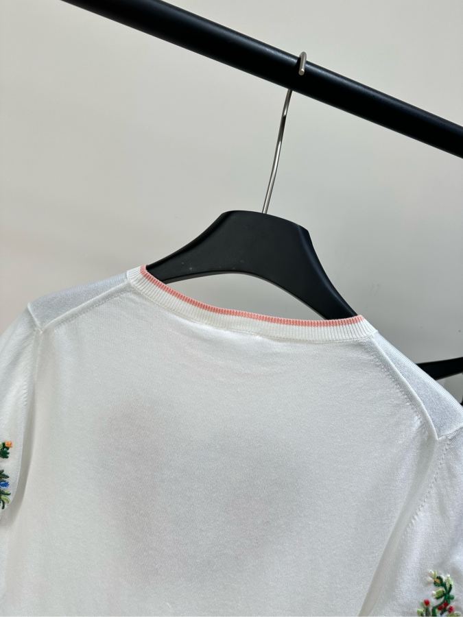 Dior Women [D floral heart embroidered knitted short-sleeved top] — 1:1 Replica For Sale — photo 8