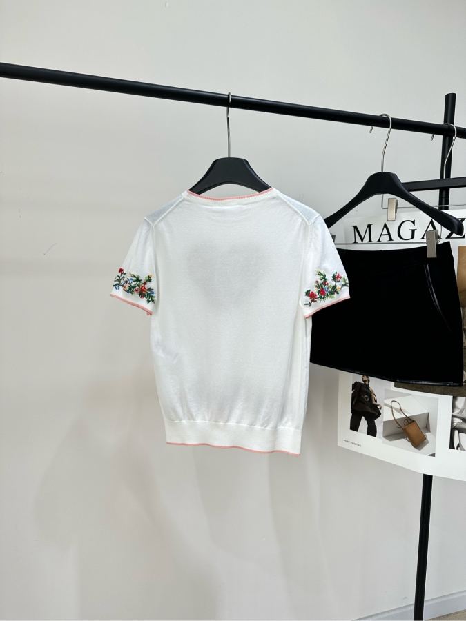 Dior Women [D floral heart embroidered knitted short-sleeved top] — 1:1 Replica For Sale — photo 7