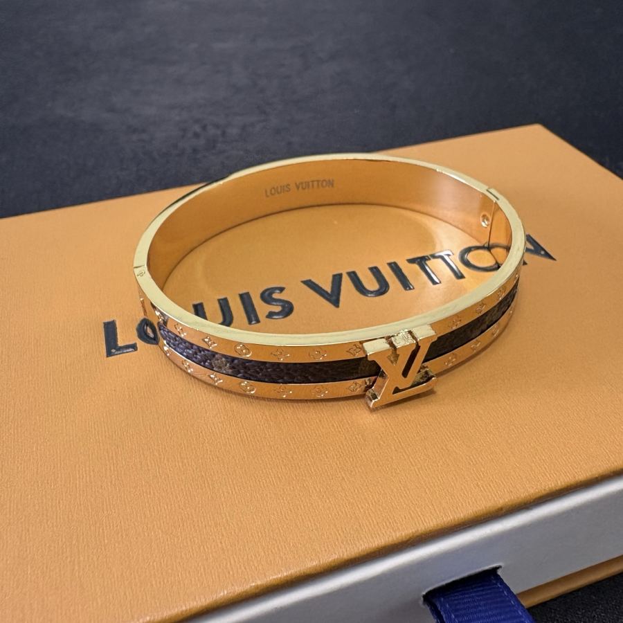 Louis Vuitton Jewelry New Arrival LV Louis Vuitton 14 K MM — Premium Replica — photo 4