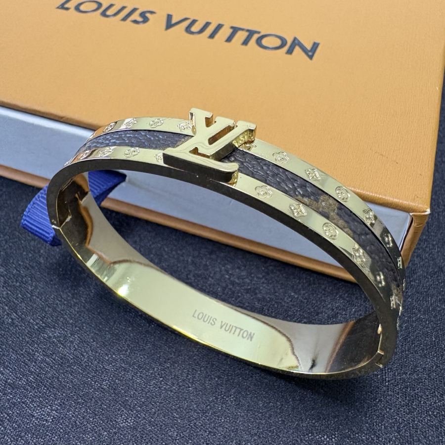 Louis Vuitton Jewelry New Arrival LV Louis Vuitton 14 K MM — Premium Replica — photo 5