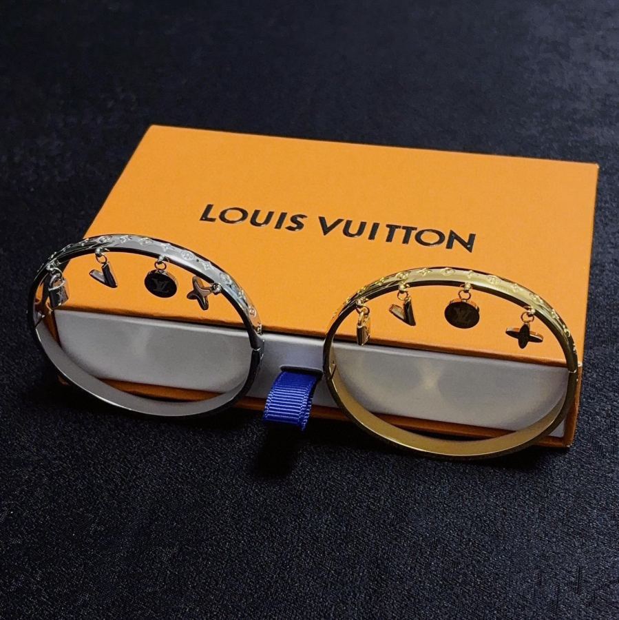 Louis Vuitton Jewelry New Arrival LV logo Louis Vuitton 14 K MM — 1:1 Replica For Sale — photo 6