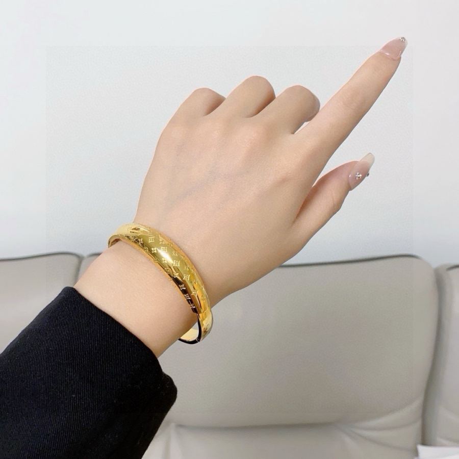 Louis Vuitton Jewelry New Arrival LV Louis Vuitton 14 K MM — Premium Replica — photo 3