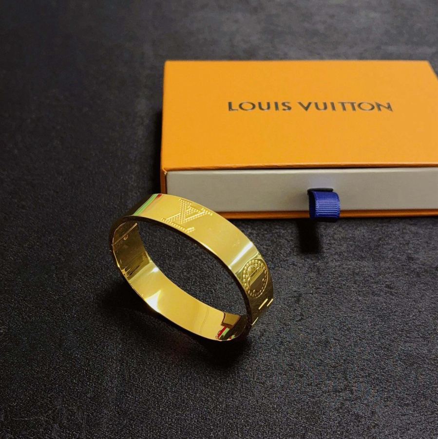 Louis Vuitton Jewelry New Arrival LV logo Louis Vuitton 14 K MM — 1:1 Replica — photo 9