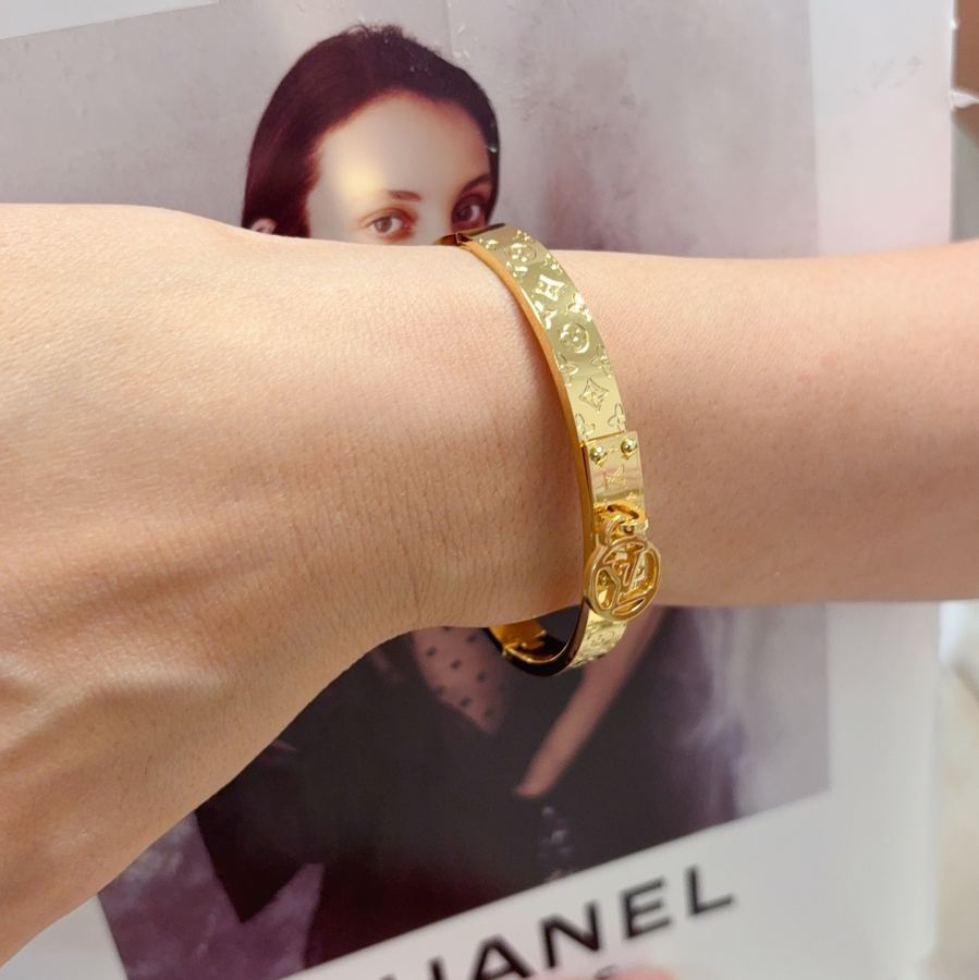 Louis Vuitton Jewelry New Arrival LV Louis Vuitton 14 K MM — Premium Replica — photo 2