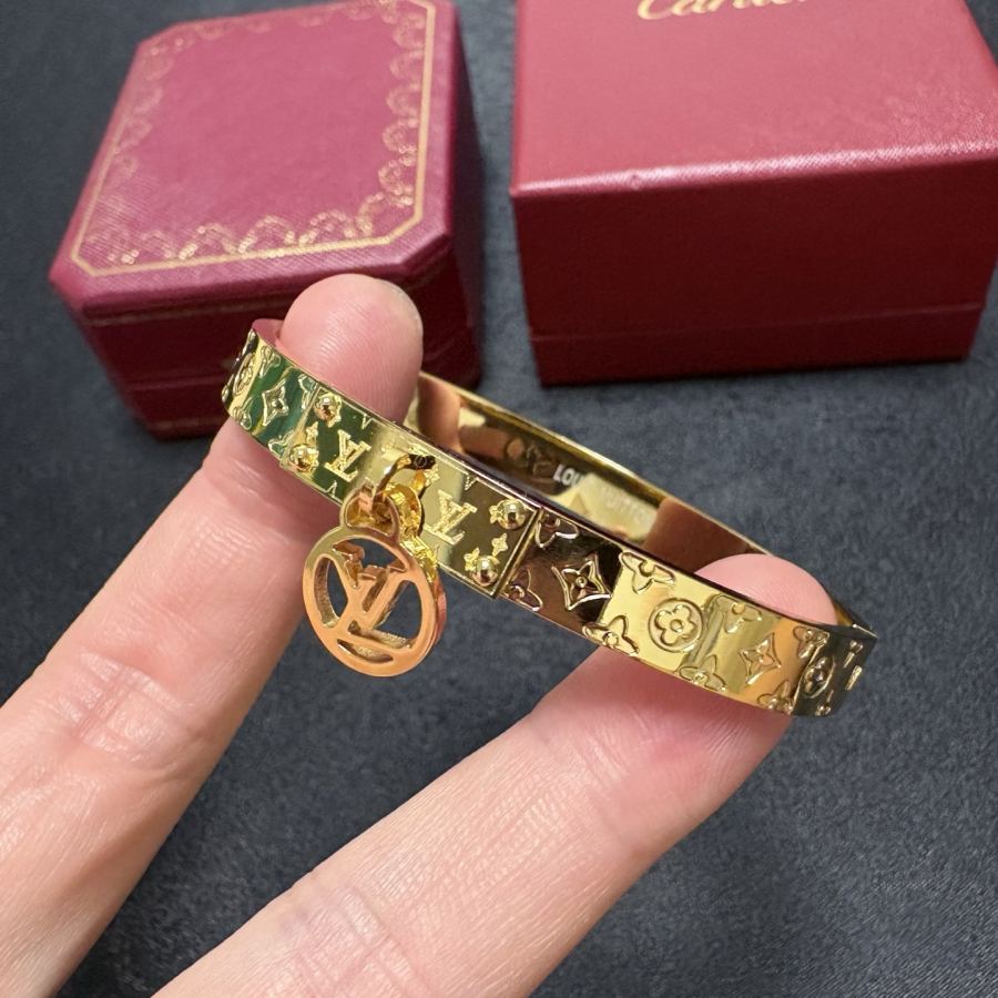 Louis Vuitton Jewelry New Arrival LV Louis Vuitton 14 K MM — Premium Replica — photo 8