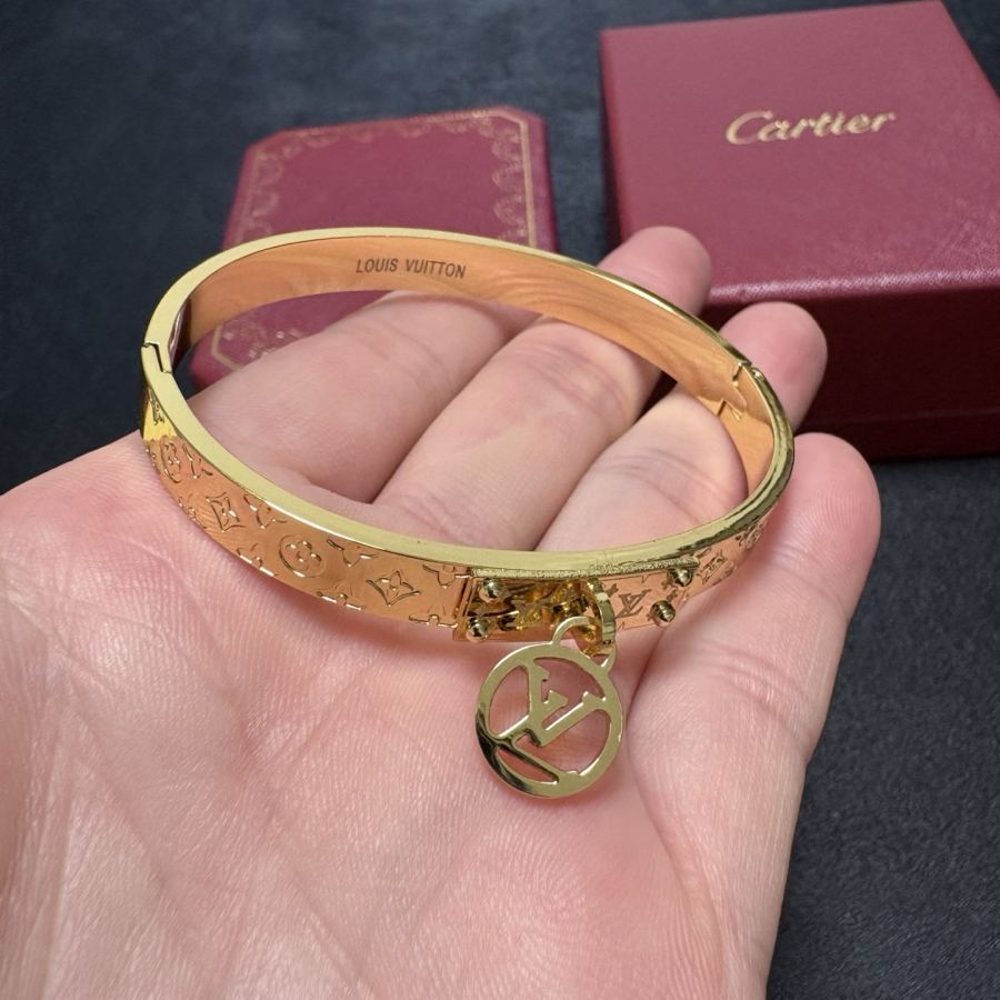 Louis Vuitton Jewelry New Arrival LV Louis Vuitton 14 K MM — Premium Replica — photo 6