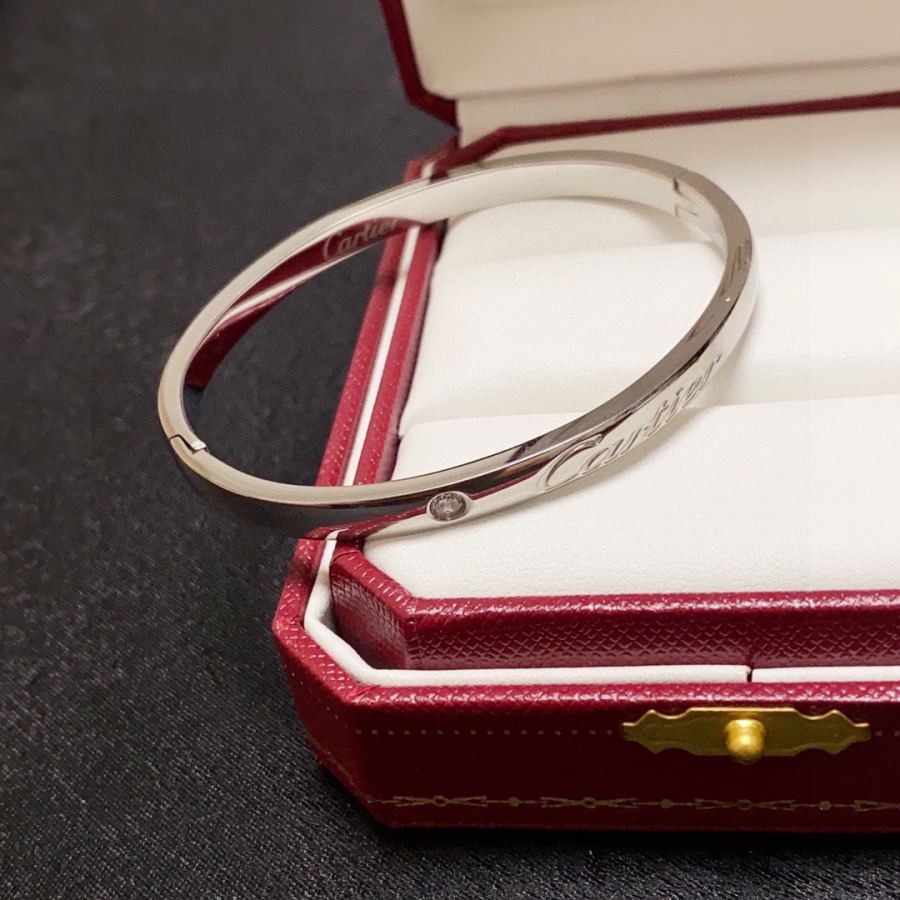 Cartier Jewelry Cartier 18k logo 360 — 1:1 Replica For Sale — photo 4