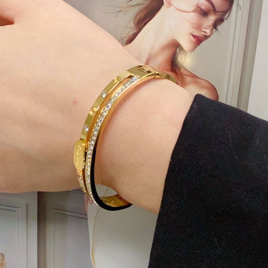 Cartier Jewelry Cartier 18k logo 360 — Premium Replica