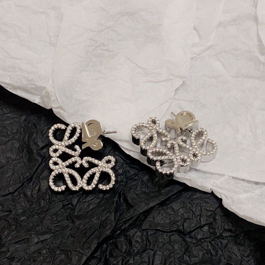 Loewe Jewelry New LOEWE L0 EWE Anagram LOEWE ZP — 1:1 Replica — photo 6