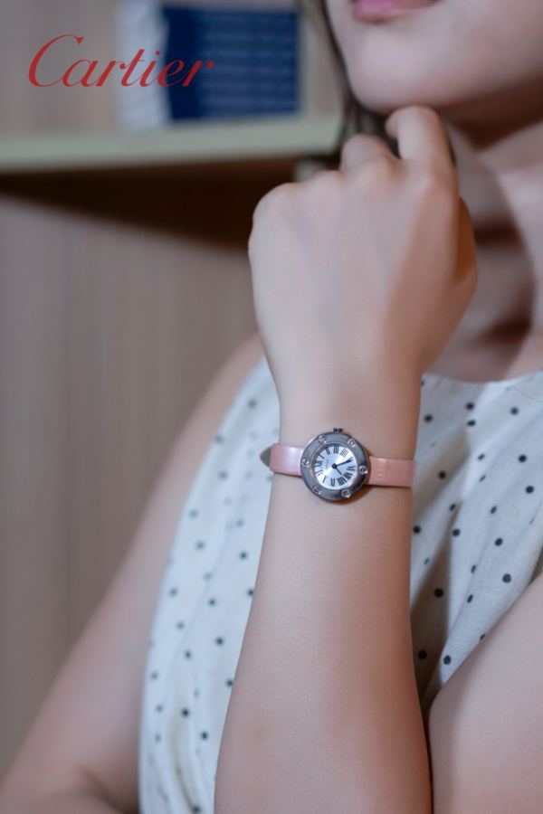 Cartier Watches A must-have for working sisters! Cartier LOVE looks professional and noble — 1:1 Replica For Sale — photo 4
