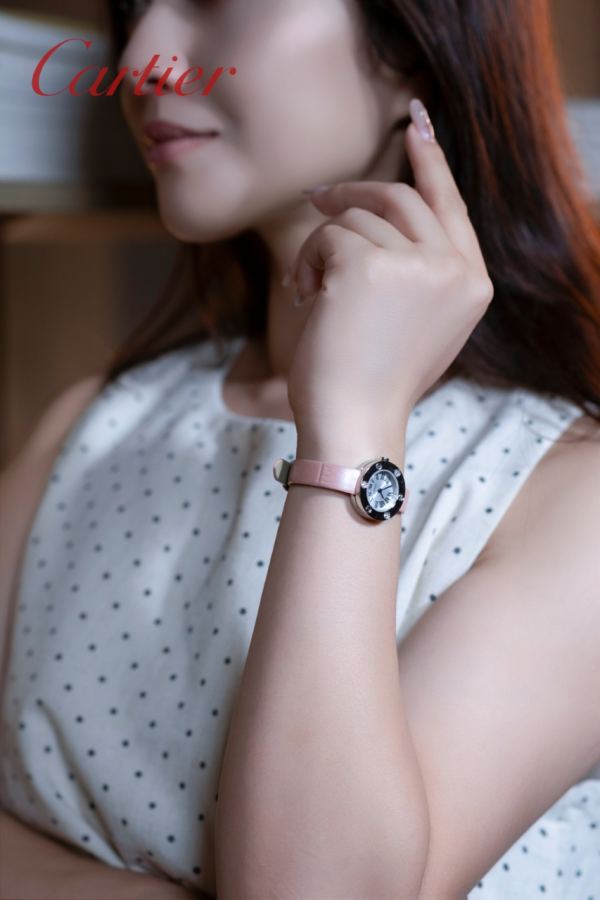 Cartier Watches A must-have for working sisters! Cartier LOVE looks professional and noble — 1:1 Replica For Sale — photo 3