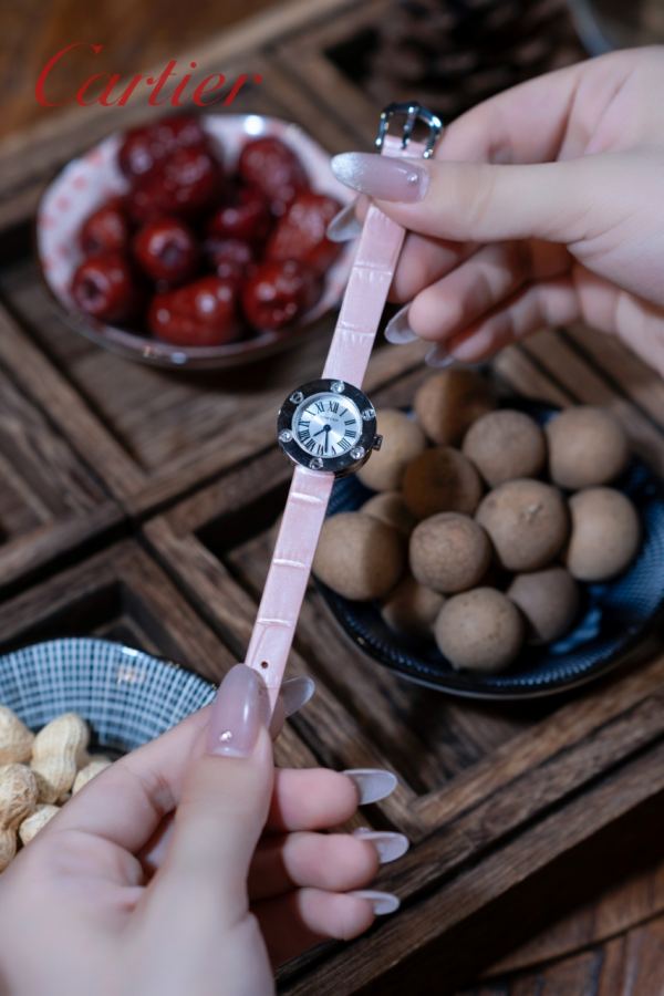 Cartier Watches A must-have for working sisters! Cartier LOVE looks professional and noble — 1:1 Replica For Sale — photo 8