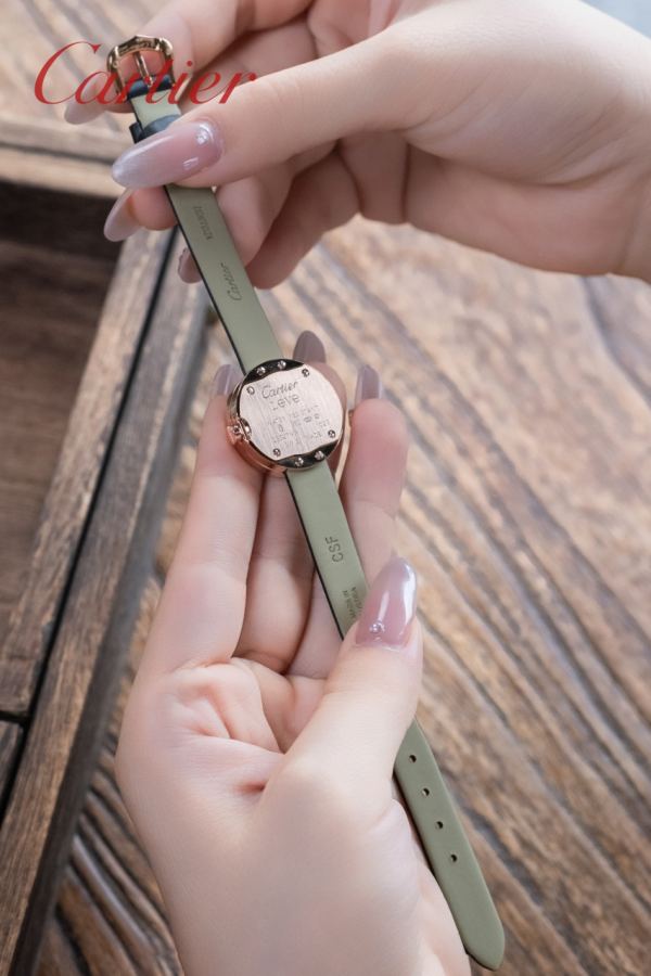 Cartier Watches Cartier LOVE Series｜Put Parisian elegance on your wrist — 1:1 Replica — photo 7