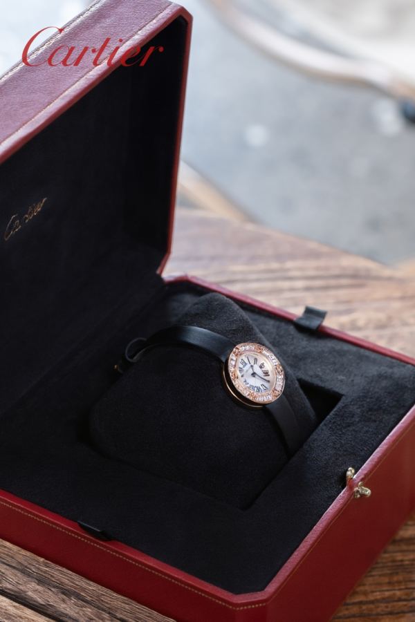 Cartier Watches Cartier LOVE Series｜Put Parisian elegance on your wrist — 1:1 Replica — photo 9