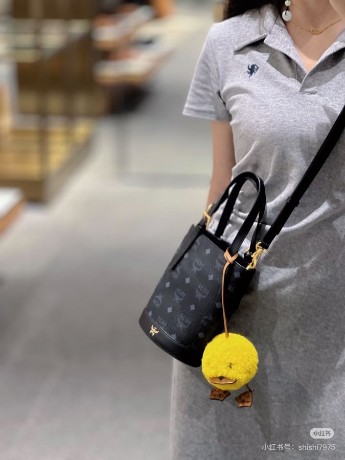 MCM bag MCM's New bucket looks good no matter how you carry it — 1:1 Replica — photo 8