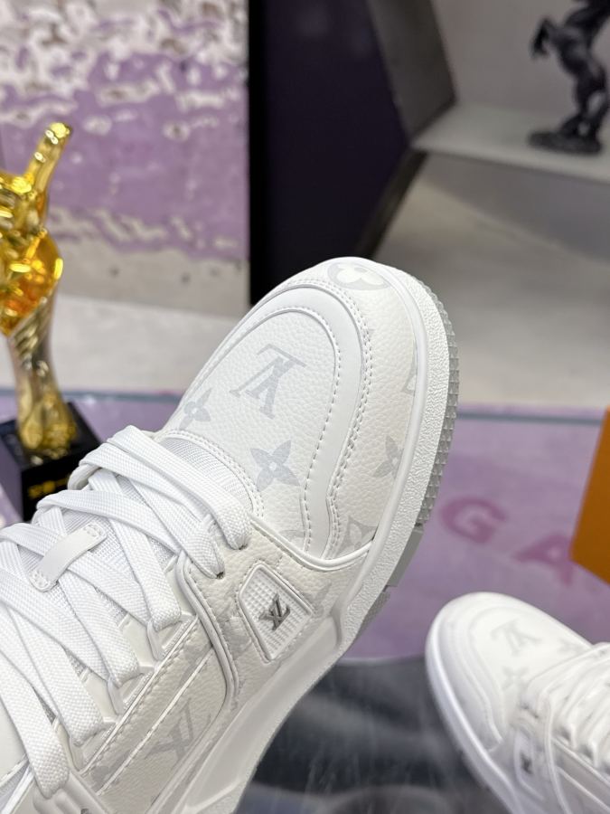 Louis Vuitton shoe latest color shipped Seoul only Jindo dog — 1:1 Replica For Sale — photo 6