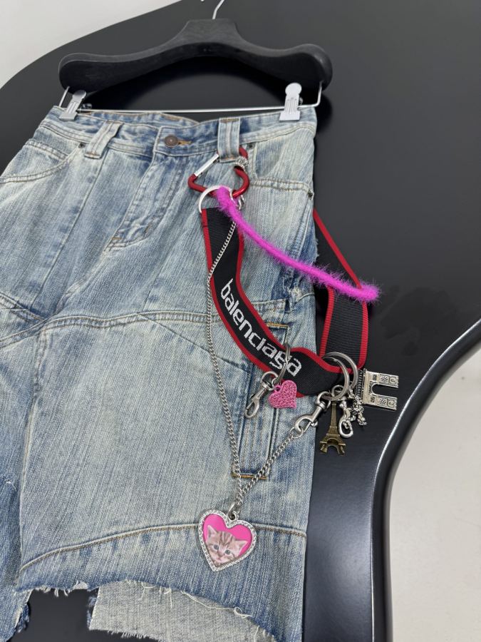 BALENCIAGA Women 𝐵𝑎𝑙𝑒𝑛𝑐 𝑎𝑔*New arrival chain pendant large silhouette denim — Premium Replica — photo 8