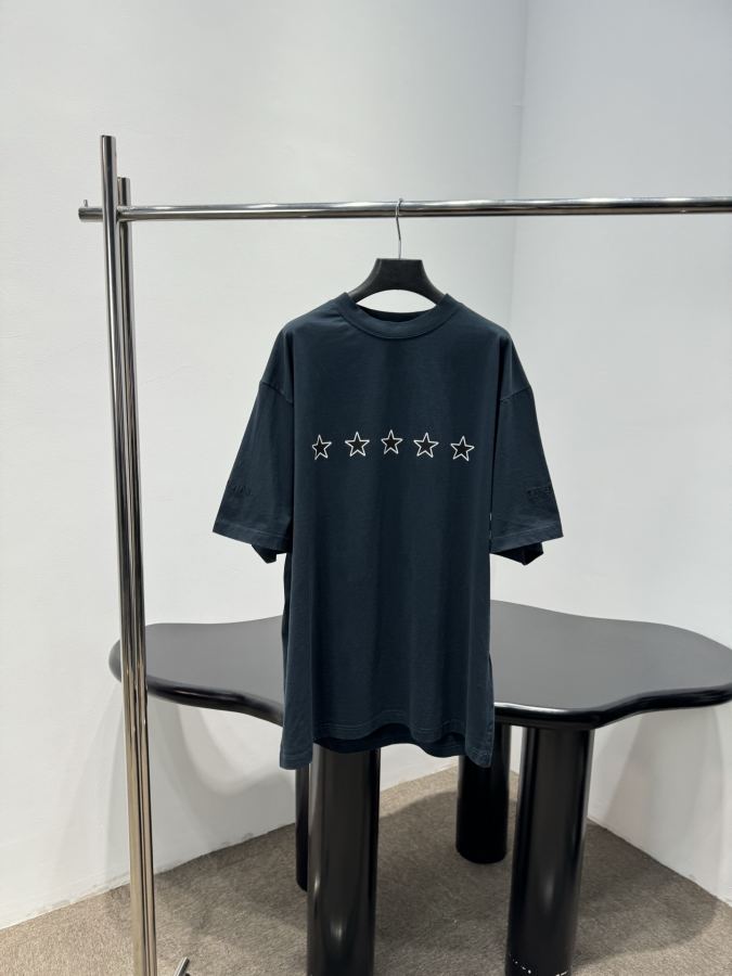 BALENCIAGA Women 𝐵𝑎𝑙𝑒𝑛𝑐𝑖𝑎𝑔*New Arrival TOP RATING T — Premium Replica