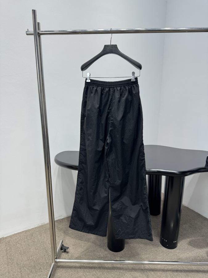 BALENCIAGA Women 𝐵𝑎𝑙𝑒𝑛𝑐𝑖𝑎𝑔*New Arrival3 B FOOTBALL TRACKSUIT — 1:1 Replica For Sale — photo 3