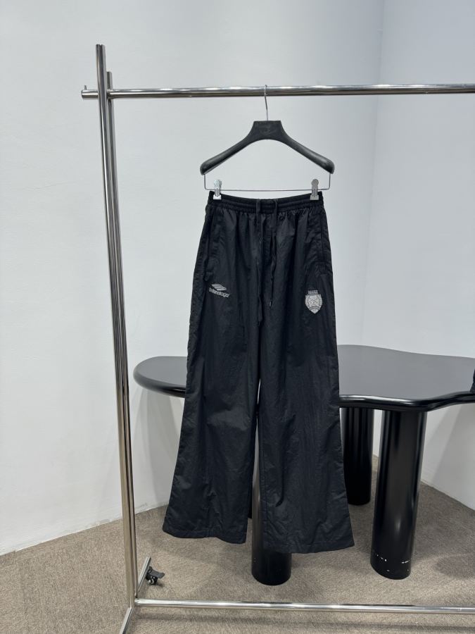 BALENCIAGA Women 𝐵𝑎𝑙𝑒𝑛𝑐𝑖𝑎𝑔*New Arrival3 B FOOTBALL TRACKSUIT — 1:1 Replica For Sale