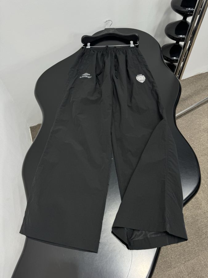 BALENCIAGA Women 𝐵𝑎𝑙𝑒𝑛𝑐𝑖𝑎𝑔*New Arrival3 B FOOTBALL TRACKSUIT — 1:1 Replica For Sale — photo 5