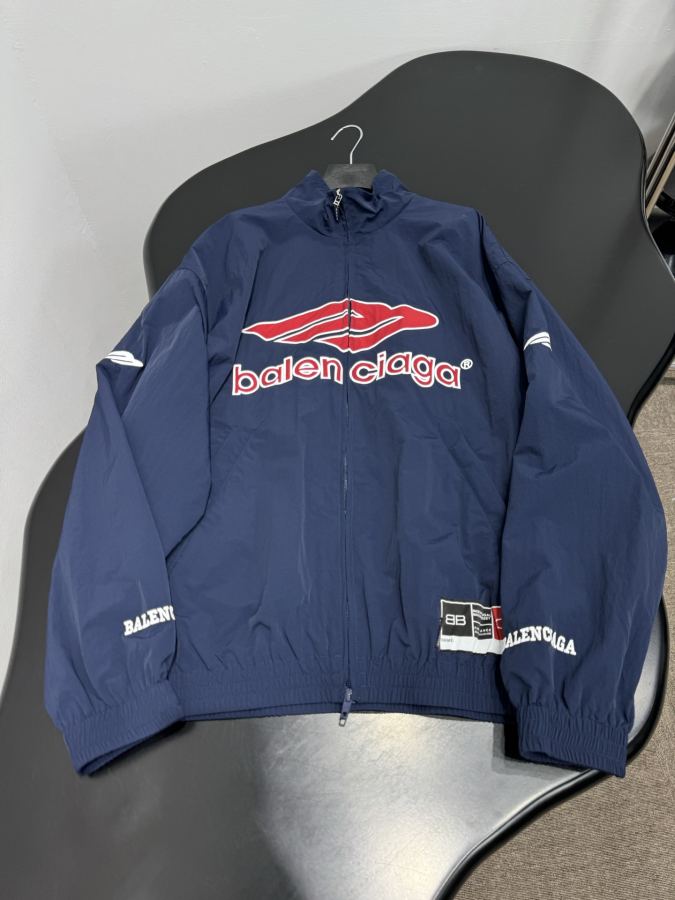 BALENCIAGA Women 𝐵𝑎𝑙𝑒𝑛𝑐𝑖𝑎𝑔* 3 B FOOTBALL TRACKSUIT — Premium Replica — photo 4