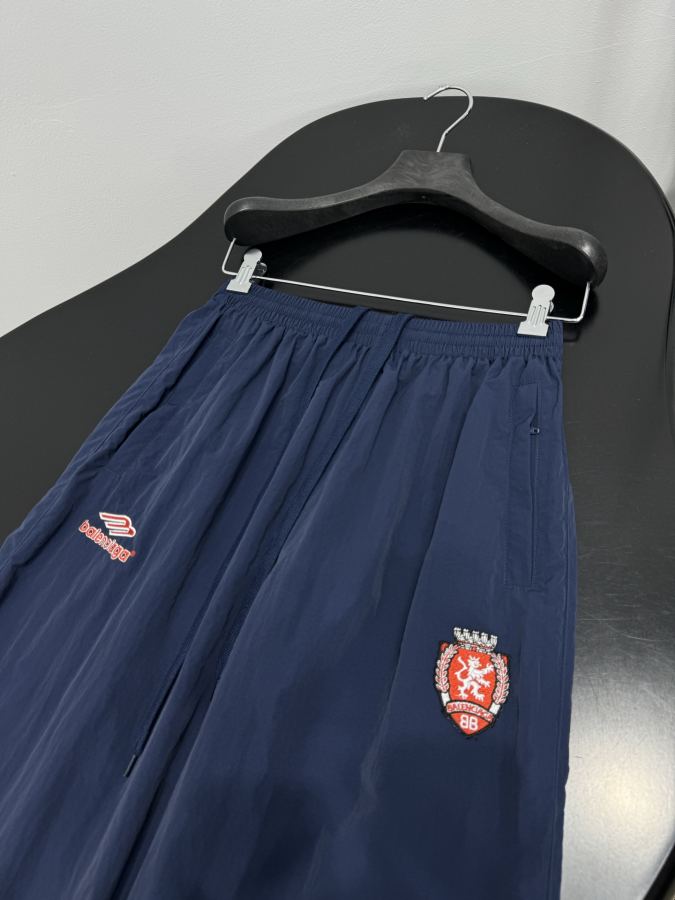 BALENCIAGA Women 𝐵𝑎𝑙𝑒𝑛𝑐𝑖𝑎𝑔* 3 B FOOTBALL TRACKSUIT — 1:1 Replica — photo 6