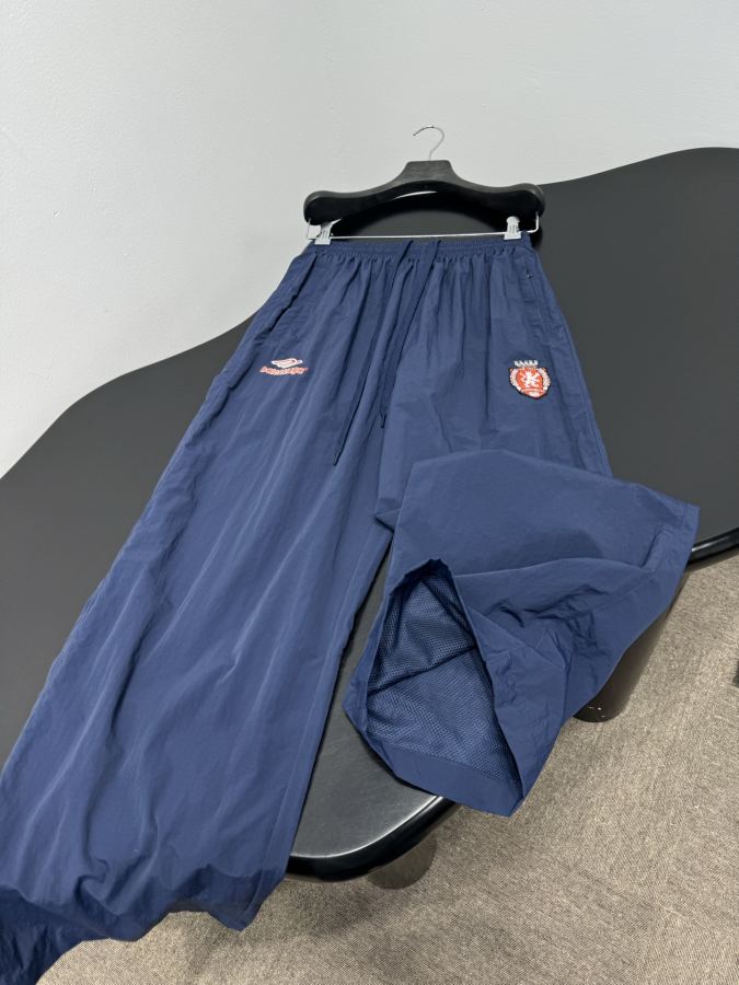 BALENCIAGA Women 𝐵𝑎𝑙𝑒𝑛𝑐𝑖𝑎𝑔* 3 B FOOTBALL TRACKSUIT — 1:1 Replica — photo 5