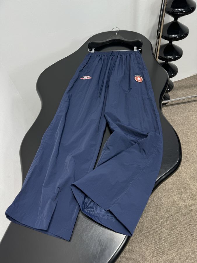 BALENCIAGA Women 𝐵𝑎𝑙𝑒𝑛𝑐𝑖𝑎𝑔* 3 B FOOTBALL TRACKSUIT — 1:1 Replica — photo 4