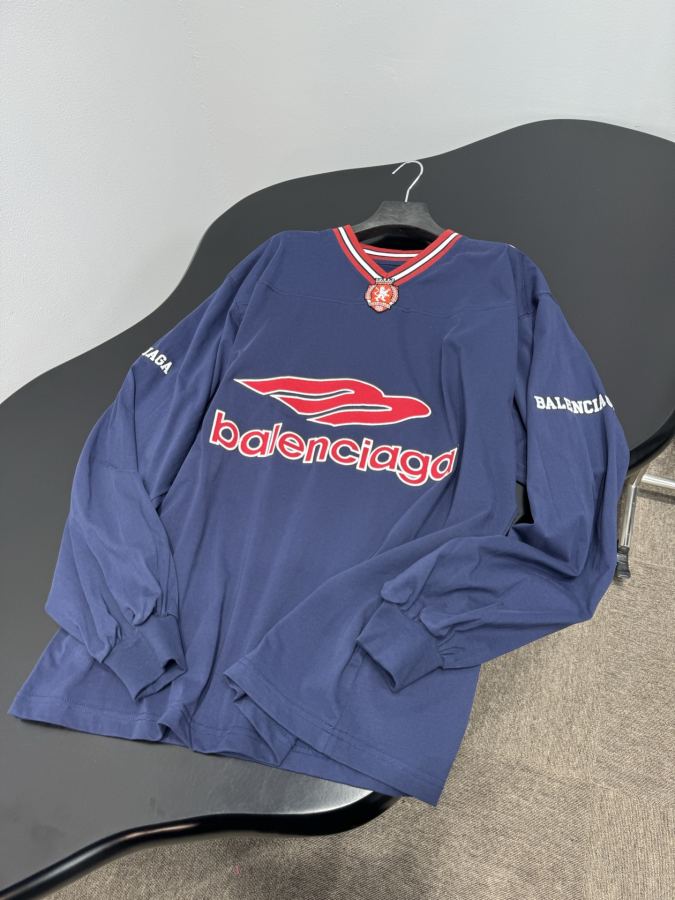 BALENCIAGA Women 𝐵𝑎𝑙𝑒𝑛𝑐𝑖𝑎𝑔* 3 B FOOTBALL V T — AAA Quality Replica — photo 8