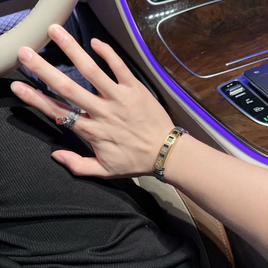 Versace Jewelry Dumeisa logo armband — photo 9