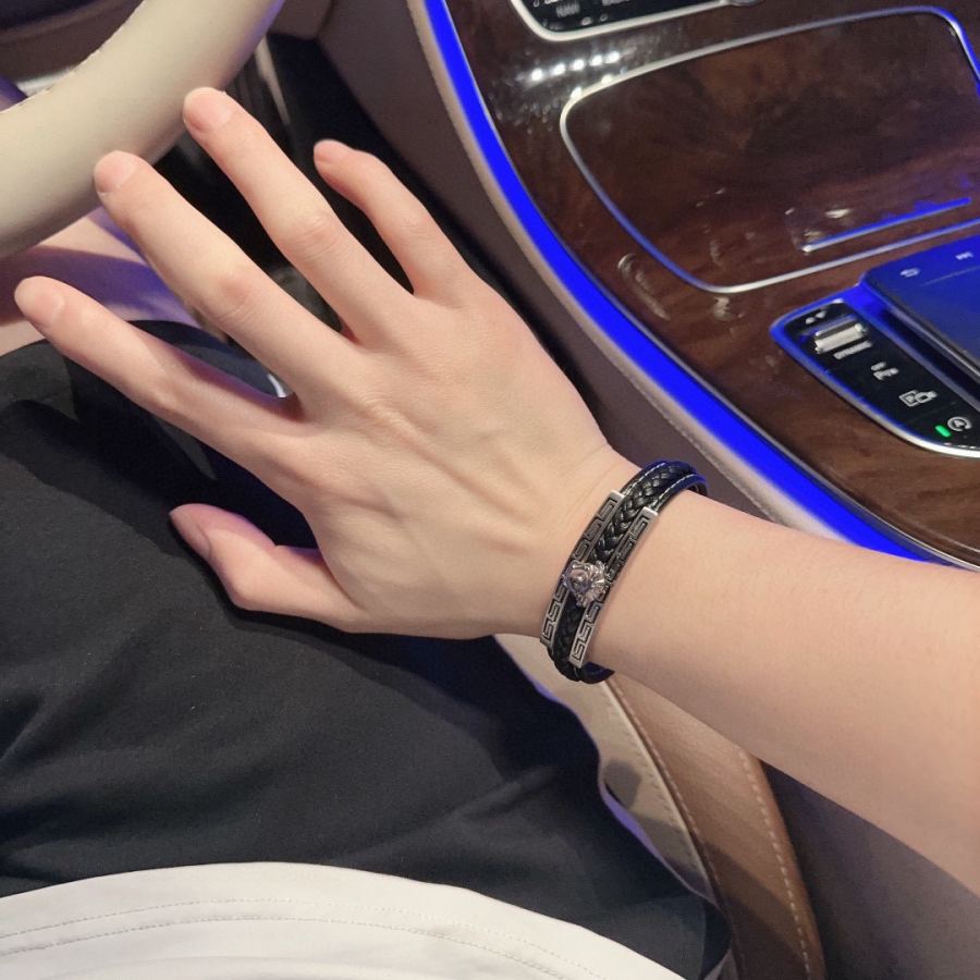 Versace Jewelry Dumeisha logo cowhide bracelet, exquisite workmanship and diamond inlay — AAA Quality Replica — photo 5